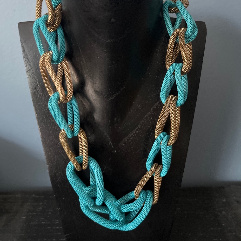 Elegant necklace